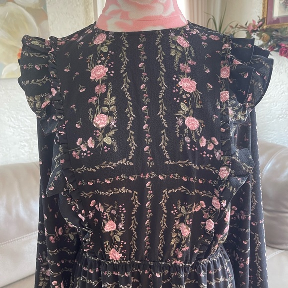 Divided Floral Dress - Picture 4 of 5